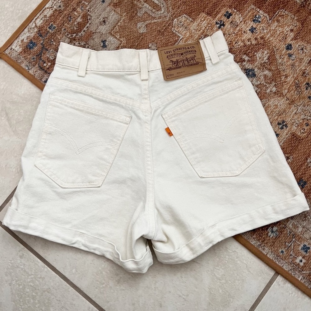 Vintage Levis orange tan white shorts